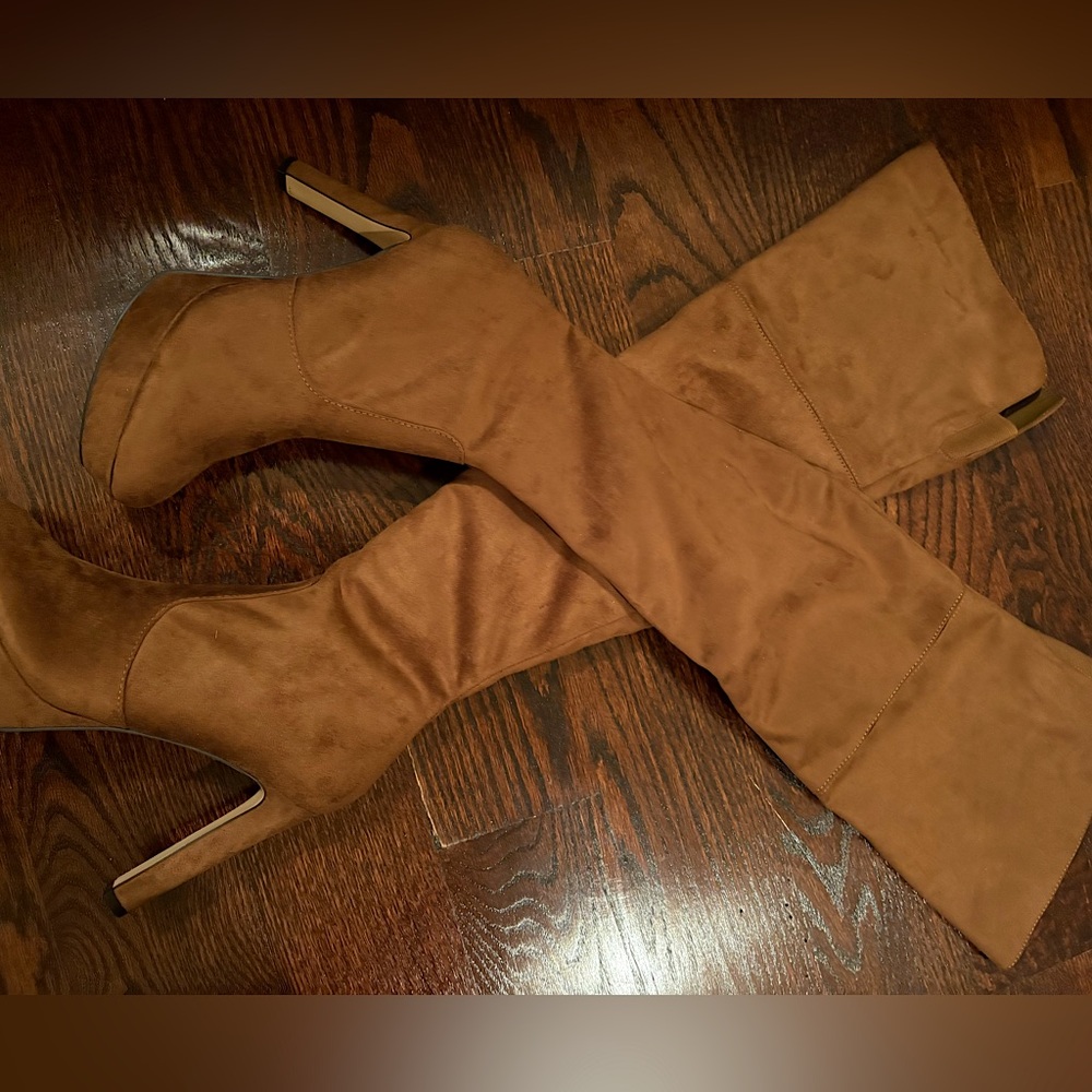 Nine West “Gotcha2” Brown Suede High Heel Platform Boots – NEW in Box